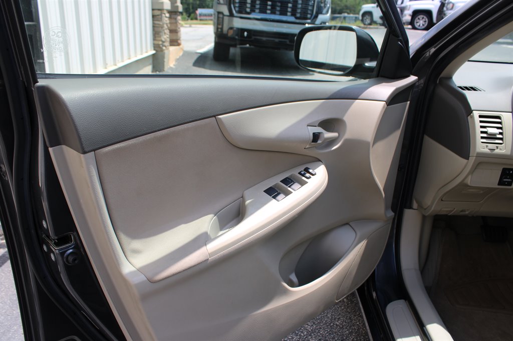 2009 Toyota Corolla - $9,950