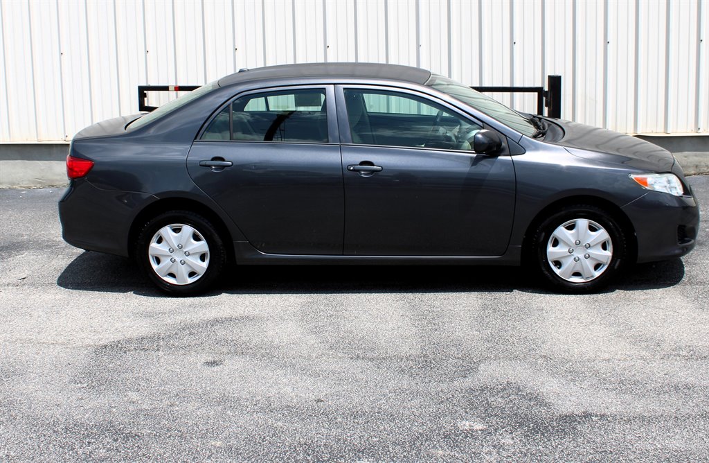 2009 Toyota Corolla - $9,950