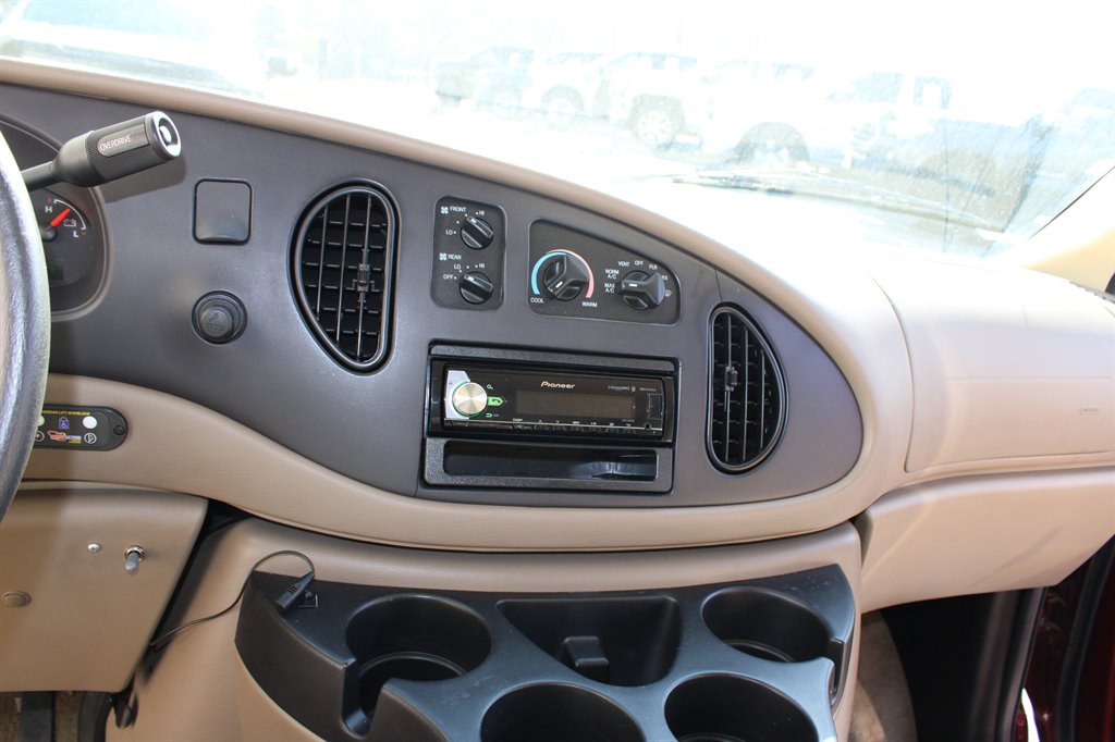 2006 Ford E-350 - $13,950