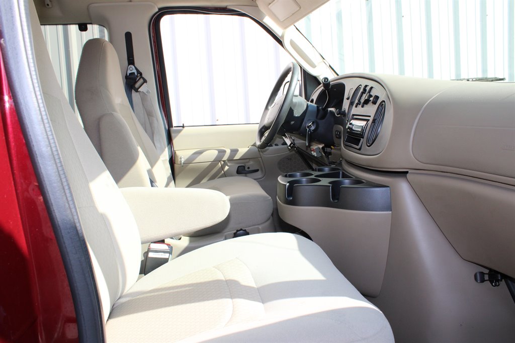 2006 Ford E-350 - $13,950