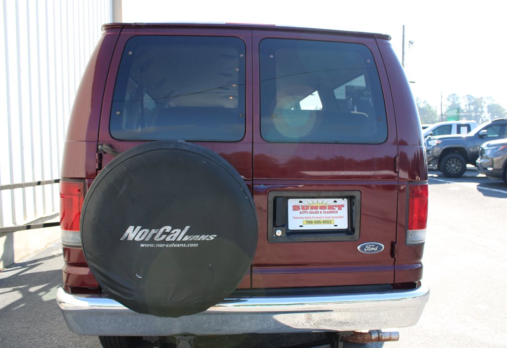 2006 Ford E-350 - $13,950