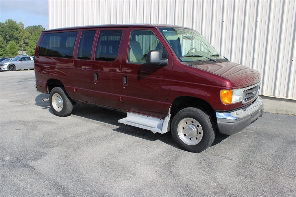 2006 Ford E-350 - $13,950