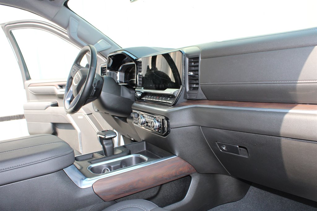 2025 GMC Sierra 1500 - $54,950