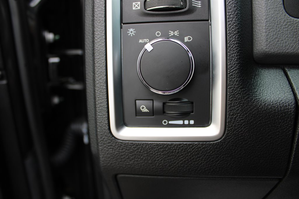 2016 Ram 1500 - $21,950