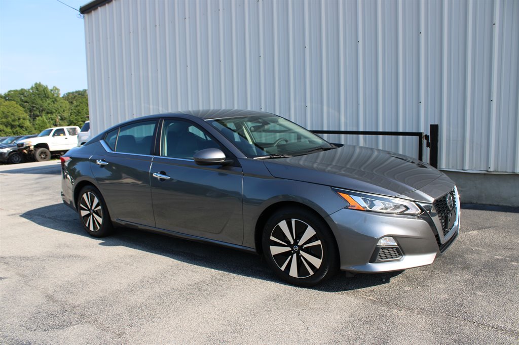 2022 Nissan Altima - $17,950