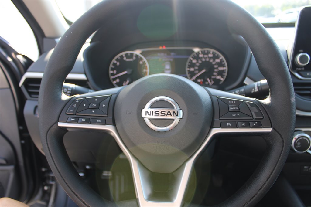2022 Nissan Altima - $17,950