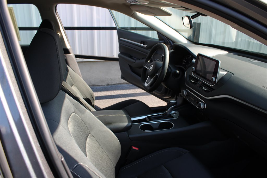 2022 Nissan Altima - $17,950