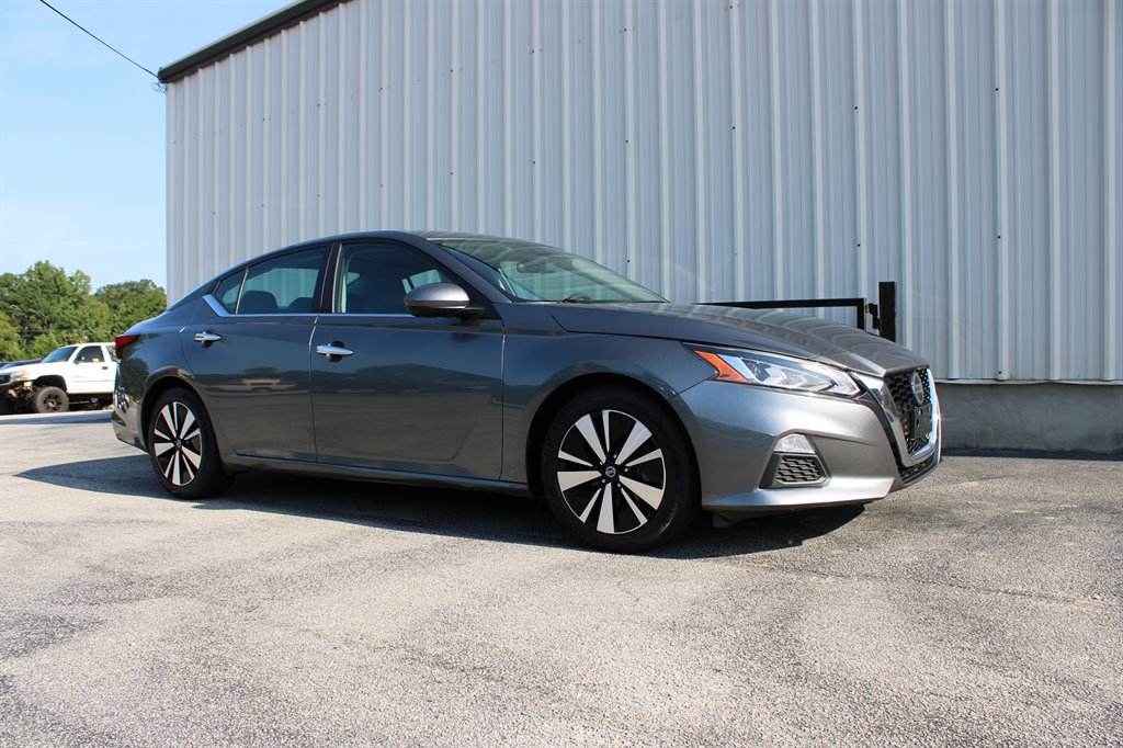 2022 Nissan Altima - $17,950
