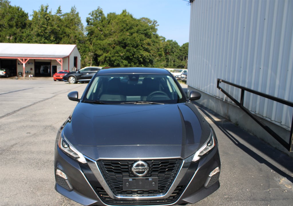 2022 Nissan Altima - $17,950