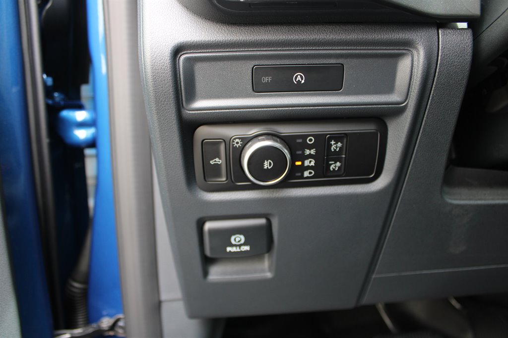 2025 Ford F-150 - $40,950