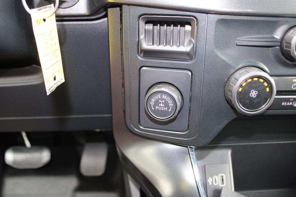 2025 Ford F-150 - $40,950