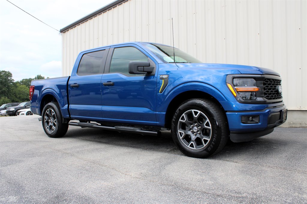 2025 Ford F-150 - $40,950