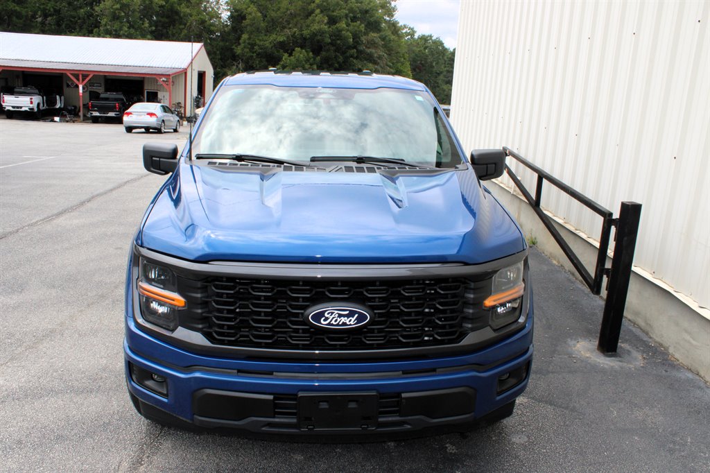 2025 Ford F-150 - $40,950