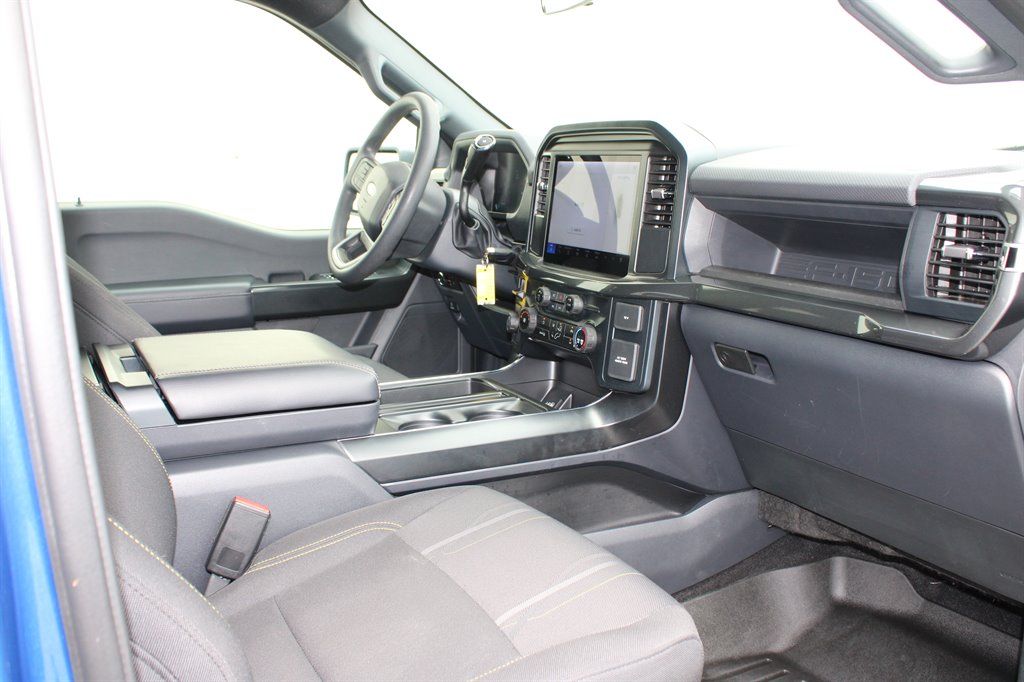 2025 Ford F-150 - $40,950