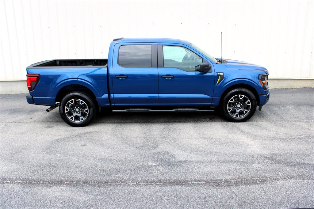 2025 Ford F-150 - $40,950