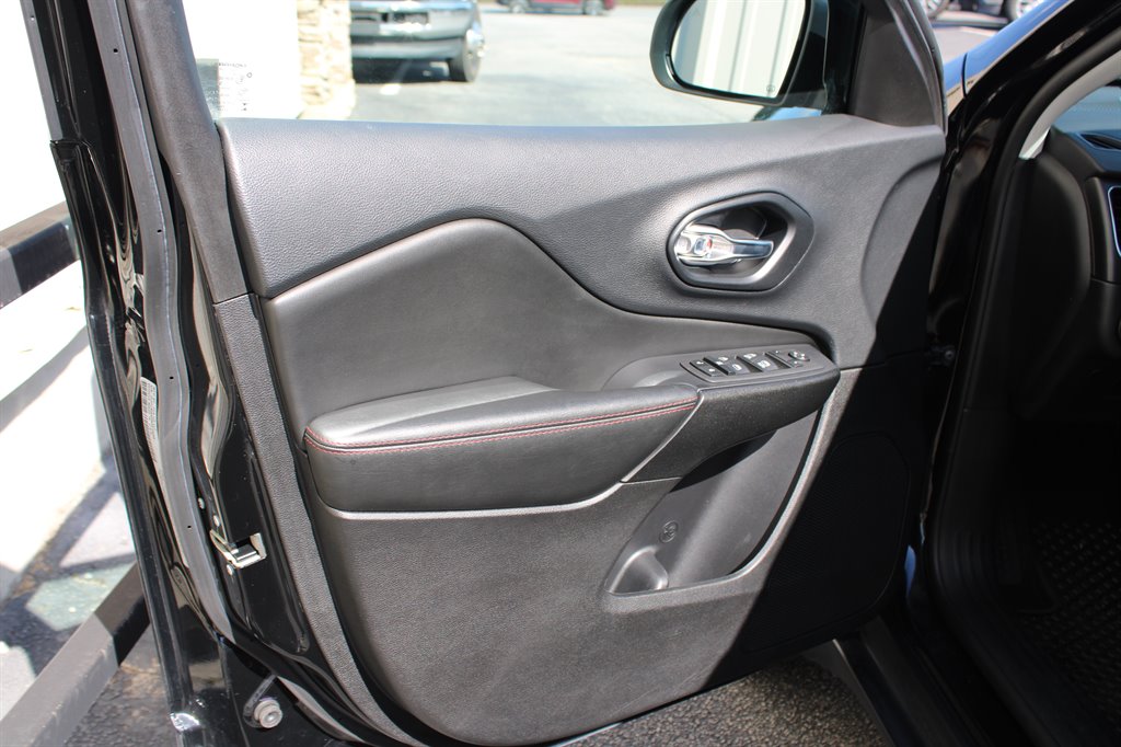 2022 Jeep Cherokee - $19,950