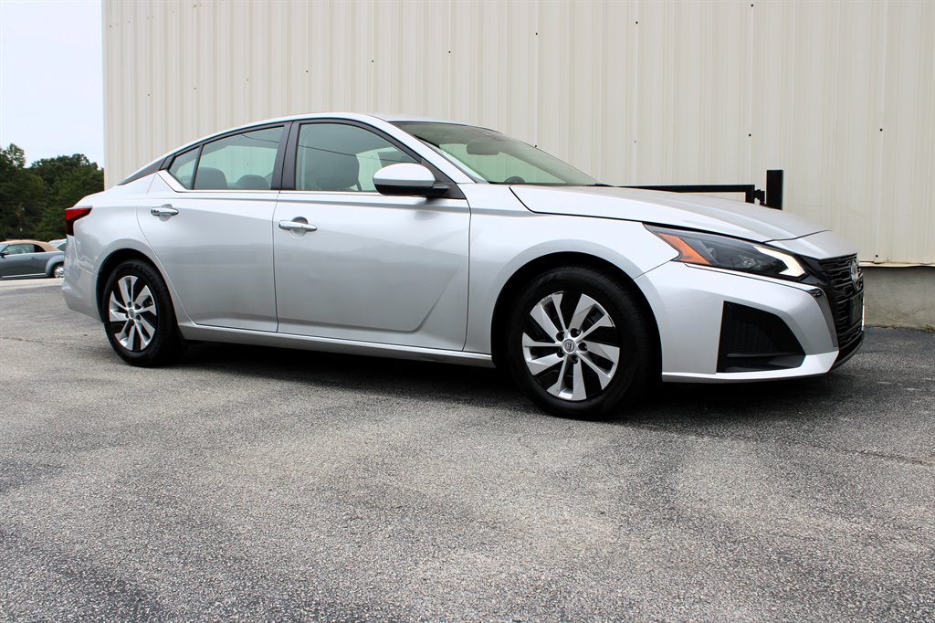 2023 Nissan Altima - $14,950