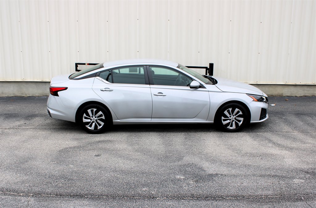 2023 Nissan Altima - $14,950