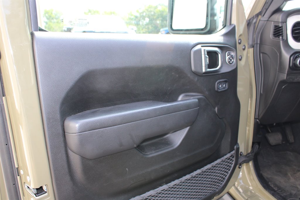 2025 Jeep Wrangler - $40,950