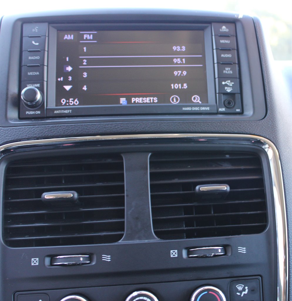 2020 Dodge Grand Caravan - $13,950