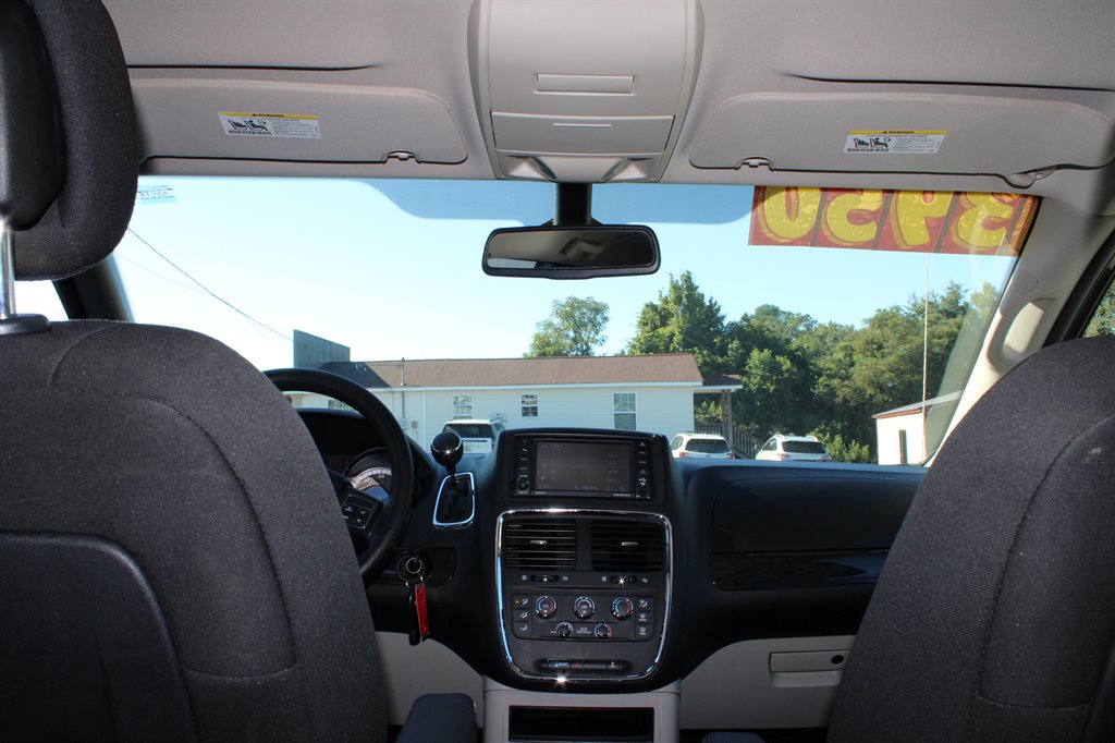 2020 Dodge Grand Caravan - $13,950