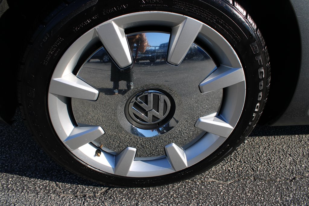 2014 Volkswagen Beetle - $14,950
