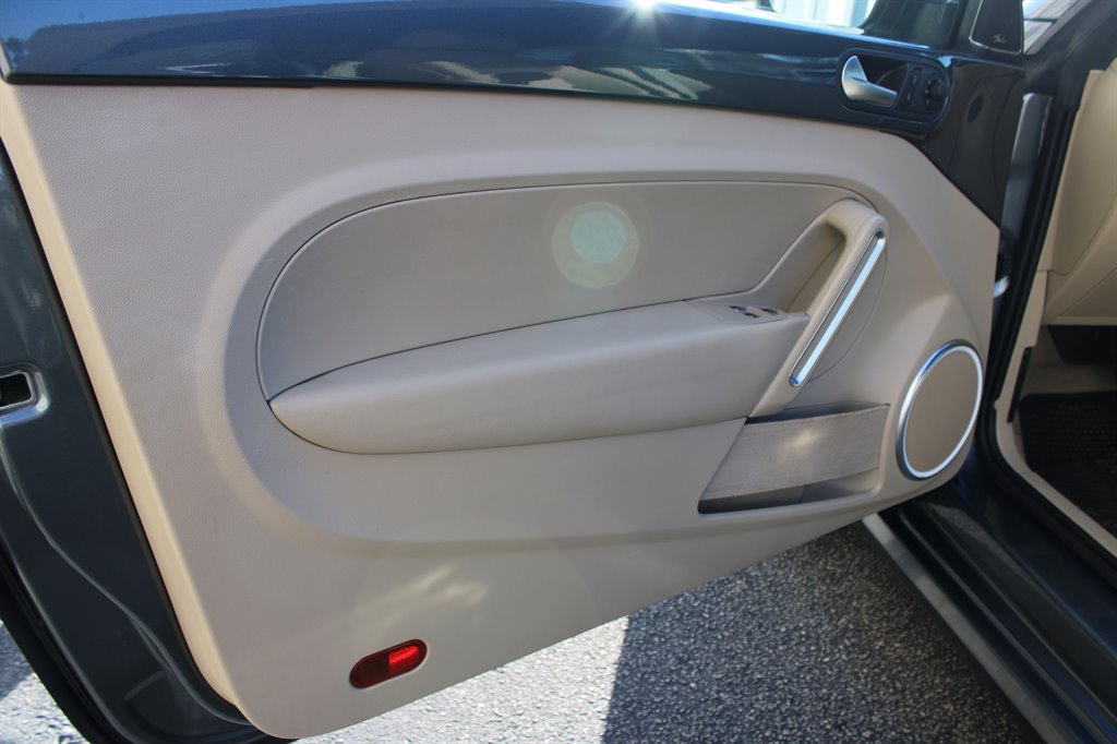2014 Volkswagen Beetle - $14,950