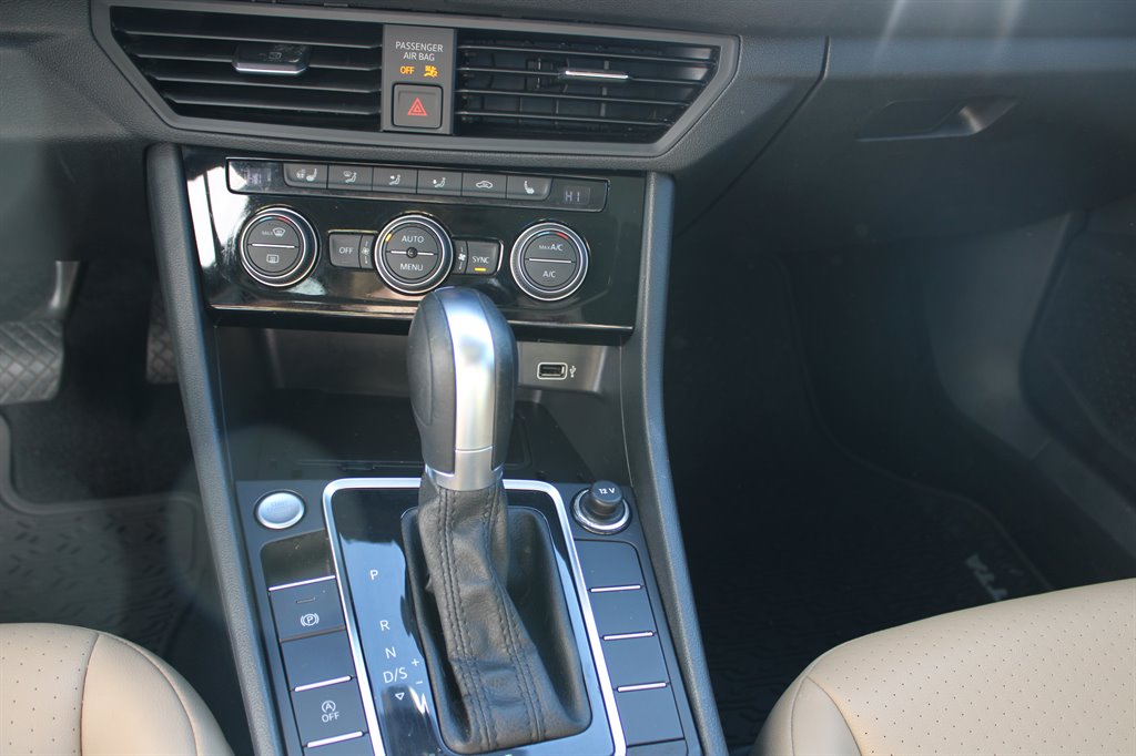 2019 Volkswagen Jetta - $14,950