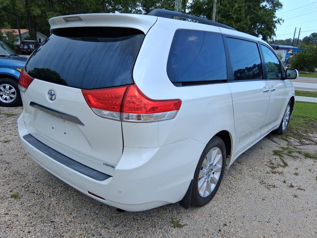 2011 Toyota Sienna