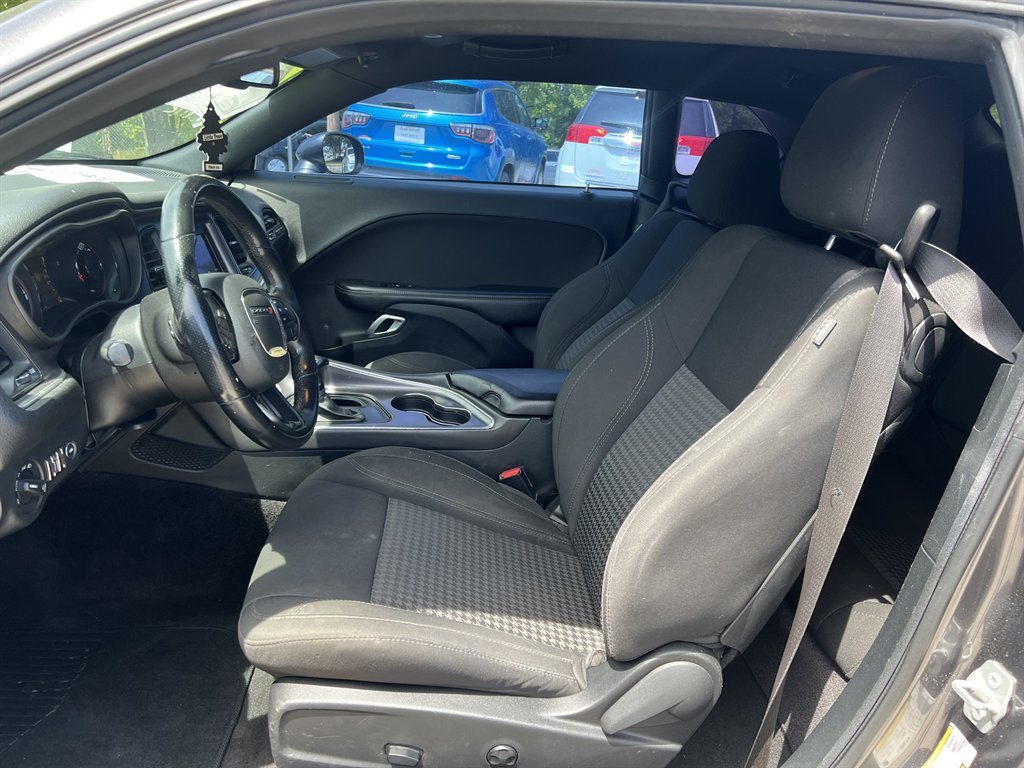 2018 Dodge Challenger SXT photo
