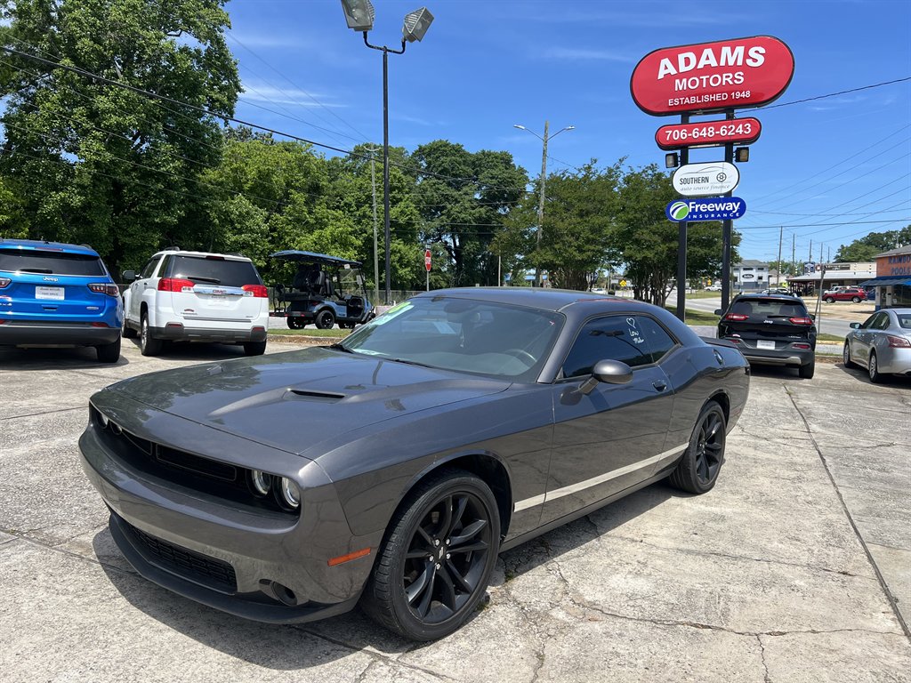 2018 Dodge Challenger SXT photo
