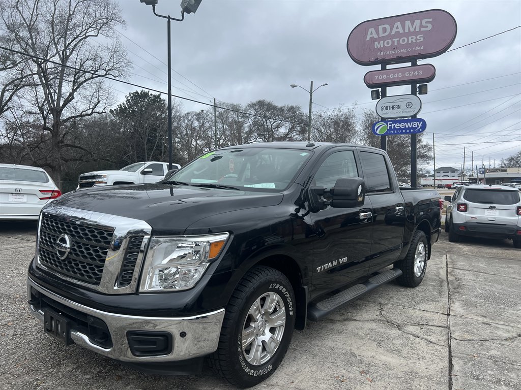 2018 Nissan Titan SV photo