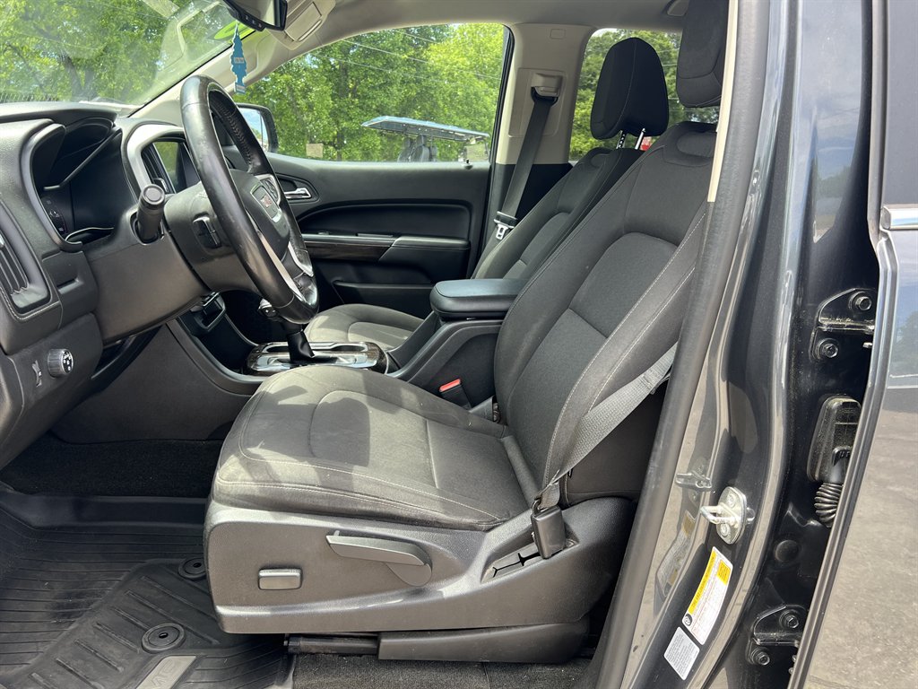 2016 GMC Canyon SLE photo
