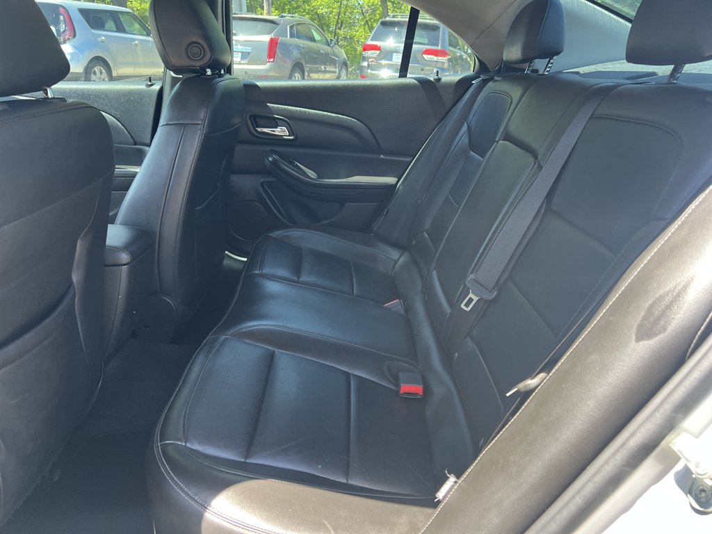 2015 Chevrolet Malibu - $10,990
