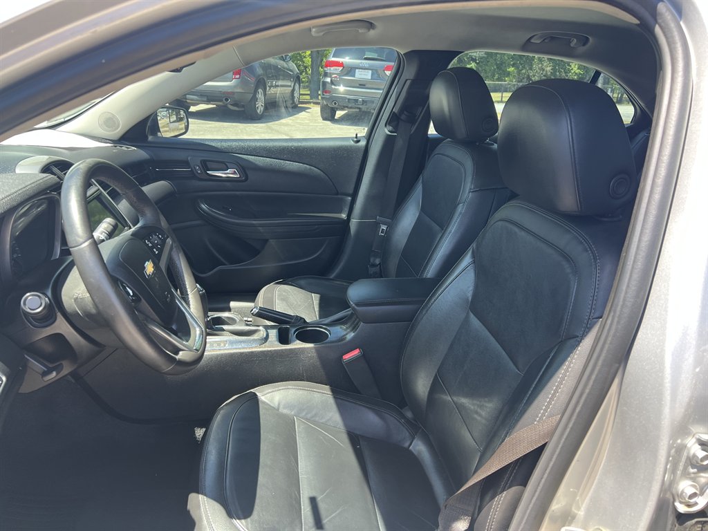 2015 Chevrolet Malibu - $10,990