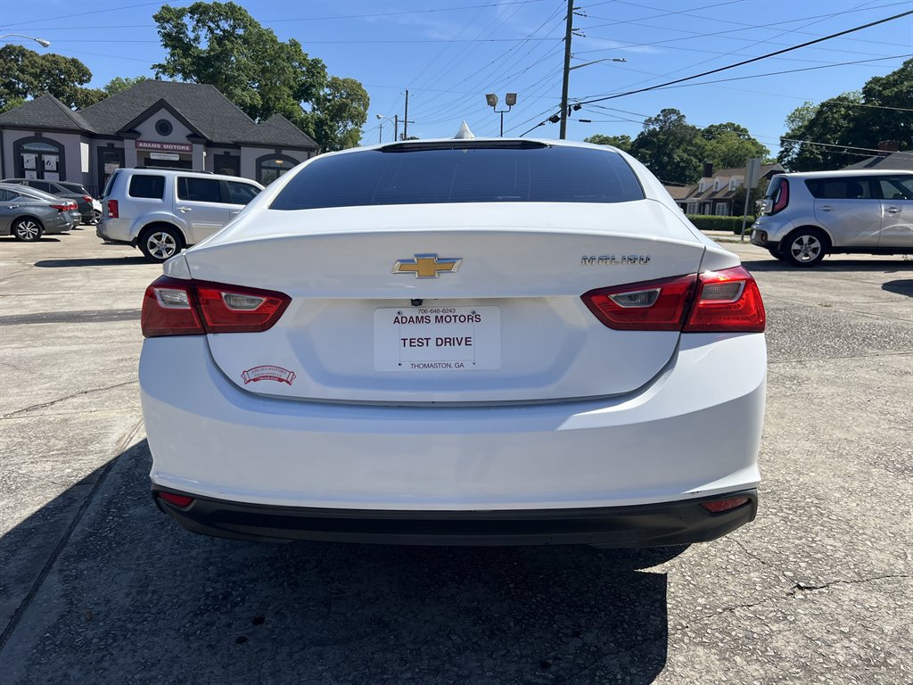 2018 Chevrolet Malibu - $11,900