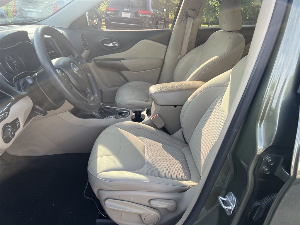 2019 Jeep Cherokee - $11,990