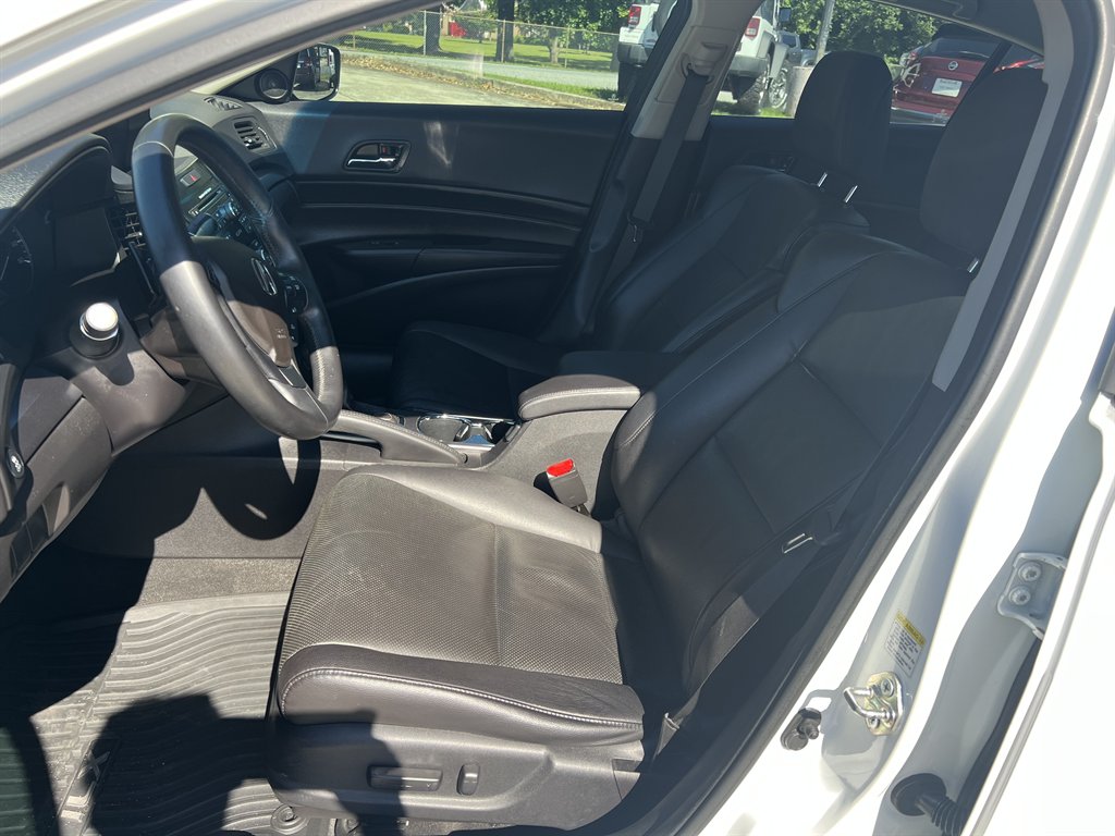 2015 Acura ILX - $13,700