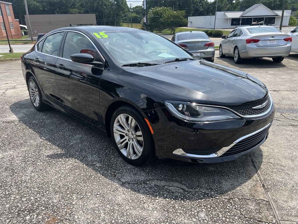 2015 Chrysler 200 - $6,990
