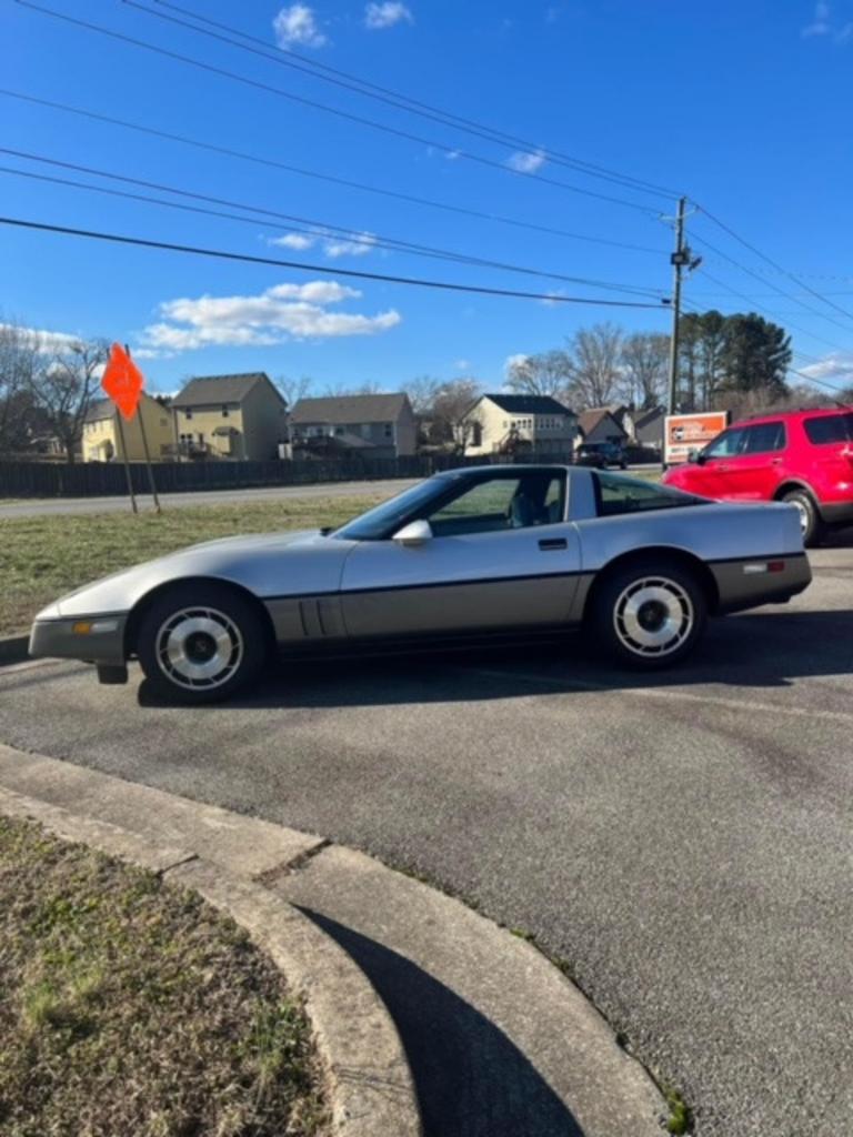 1985 CHEVROLET Corvette Coupe - $25,000