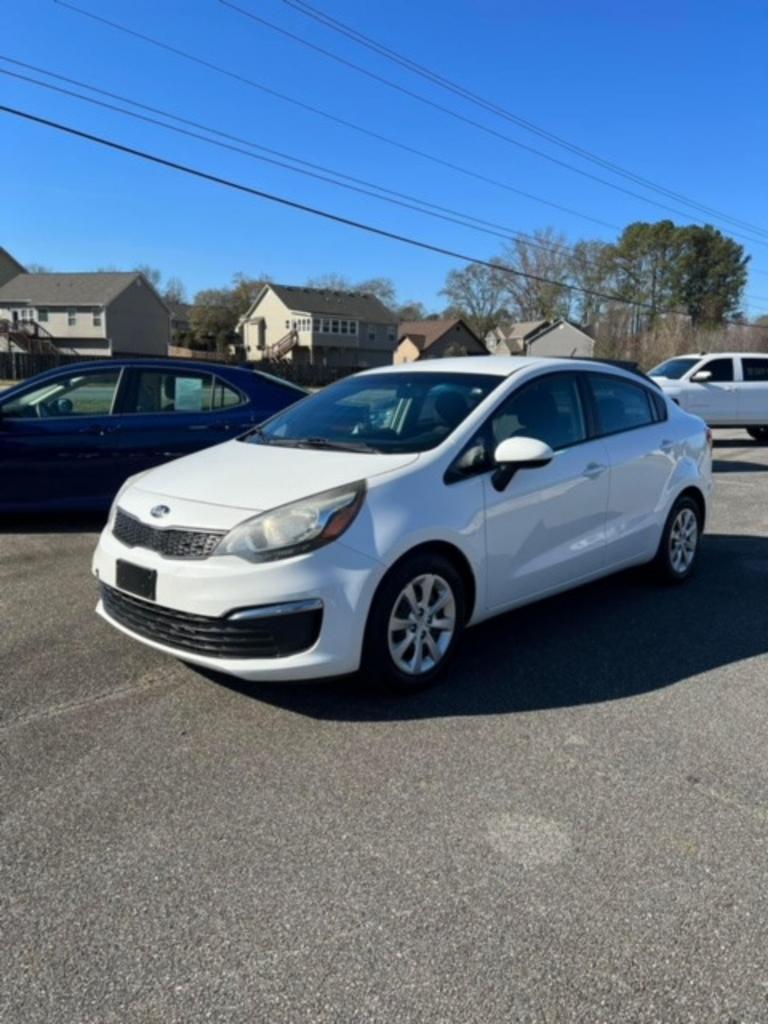 The 2016 Kia Rio LX photos