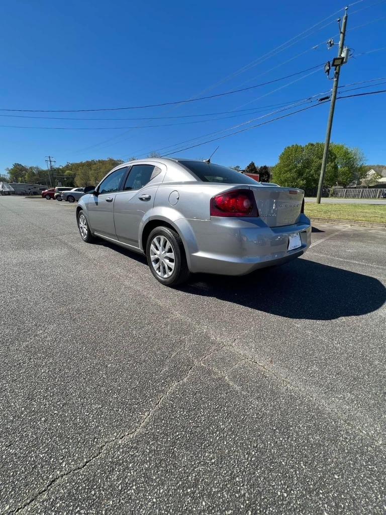 2013 Dodge Avenger SE photo