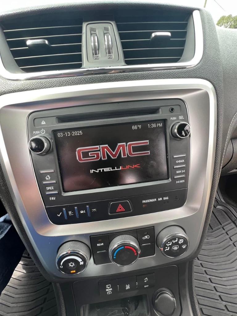 2014 GMC Acadia SLE-2 photo