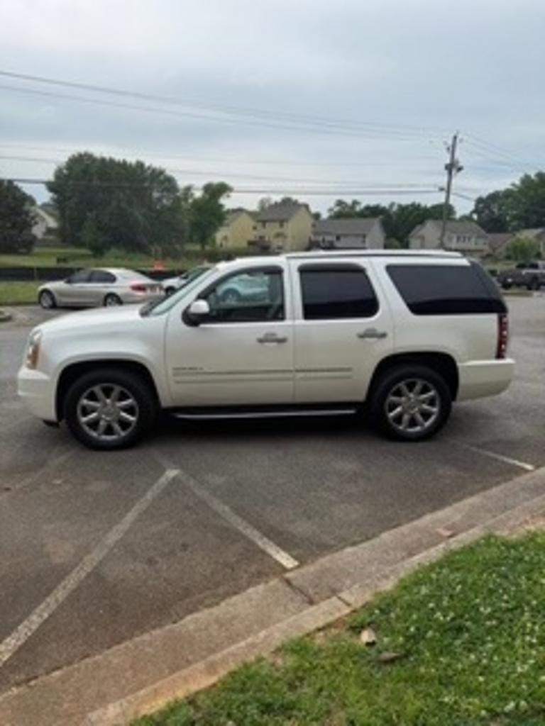 2011 GMC Yukon - $15,900