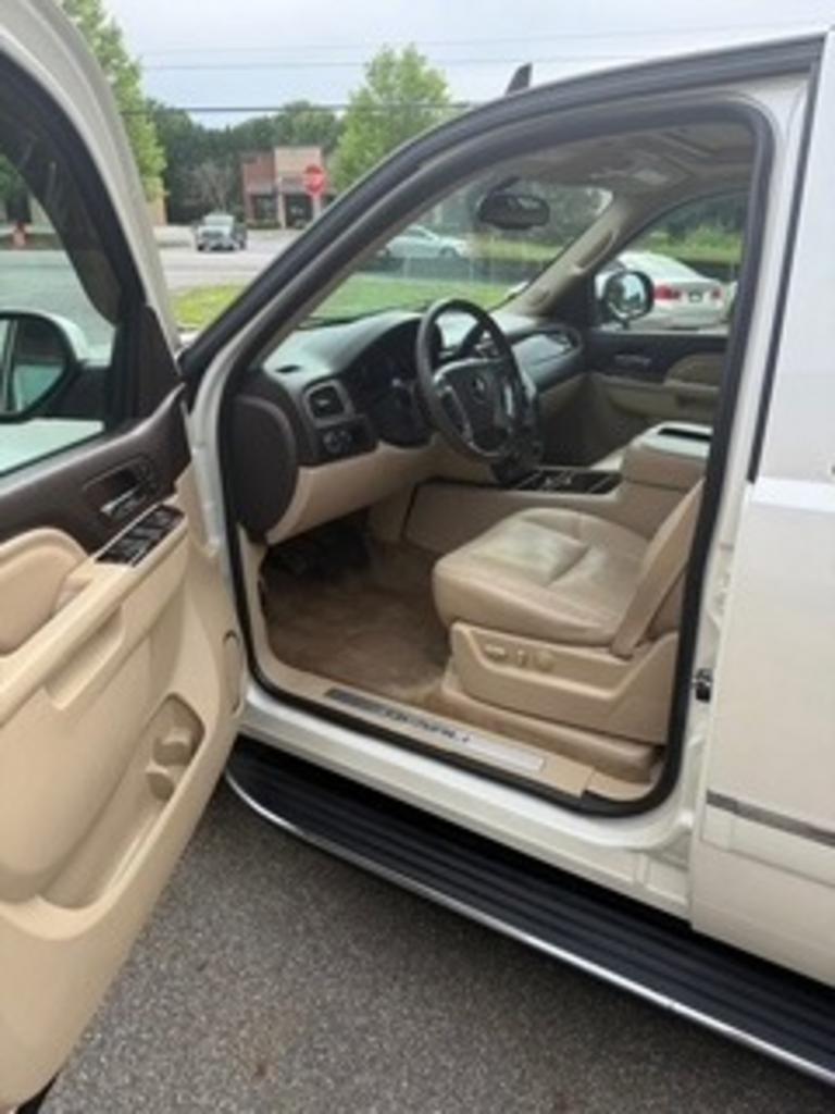 2011 GMC Yukon - $15,900