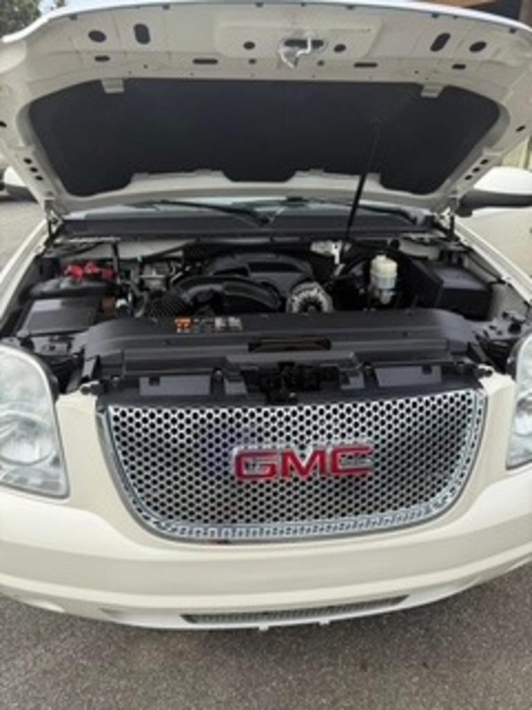 2011 GMC Yukon - $15,900