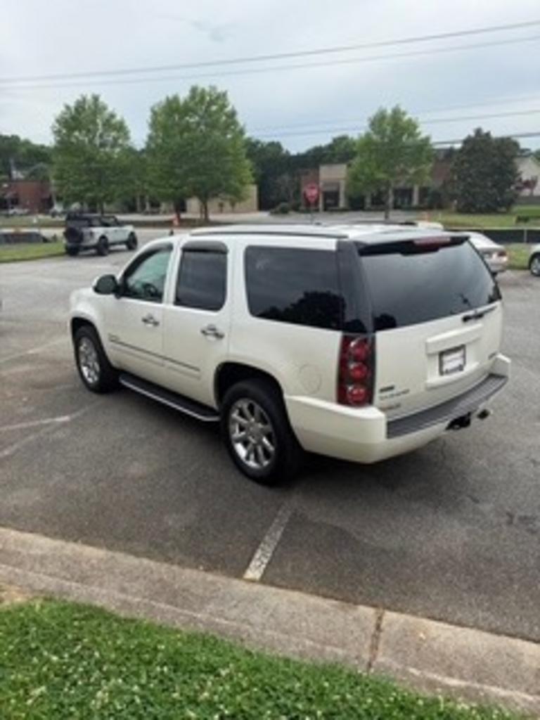 2011 GMC Yukon - $15,900