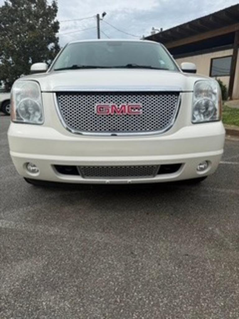 2011 GMC Yukon - $15,900