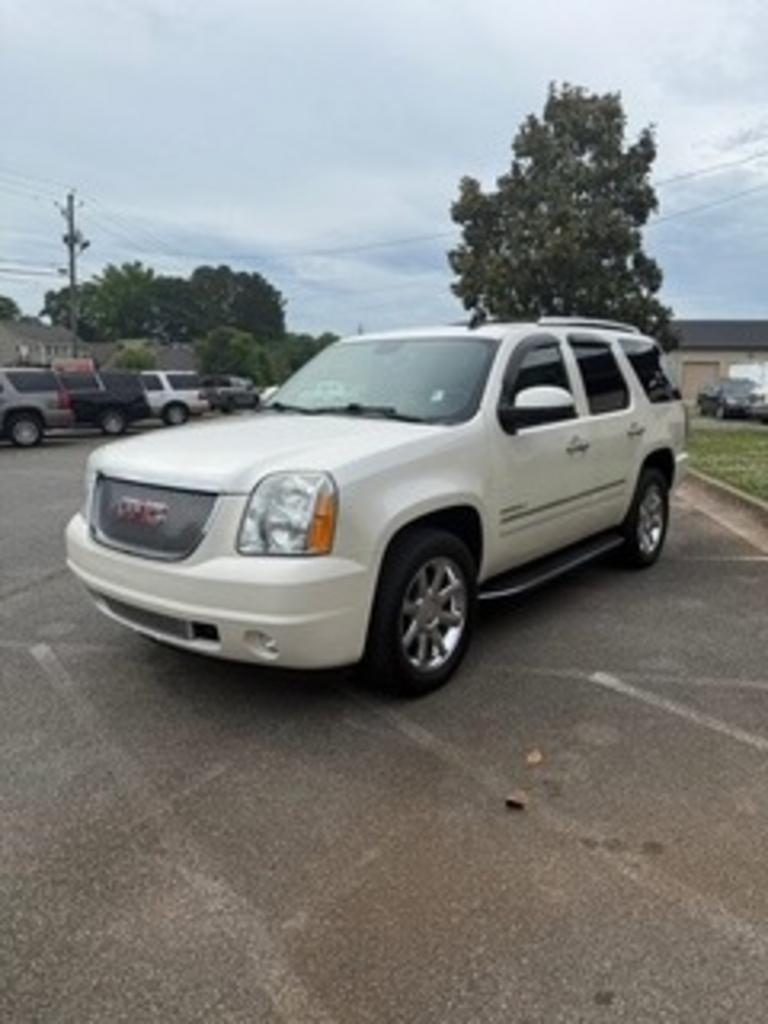 2011 GMC Yukon - $15,900