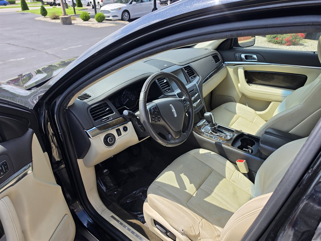 2014 Lincoln MKS